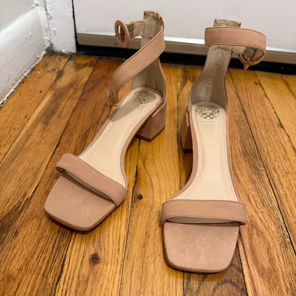 Vince Camuto Vallina Low Block Heel - Tan Size 8 Gently Used